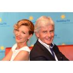 05-06-2013 - mainstream-media - Ella Endlich - 1.jpg